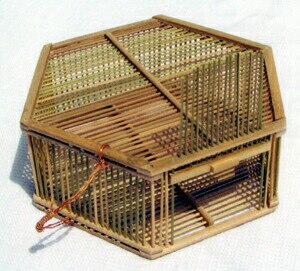 楽天市場 虫かご 六角形 竹製 手作り 職人手作り 竹虫かご 竹専門店の竹伊