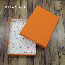 【TAKEMEKI】 お道具箱 A3 サイズ (オレンジ) 収納ボックス 小物入れ 紙製 布クロス 箱 メモリアルボックス ケース オフィス 会社 片付け 整理整頓 インテリア 作品収納ボックス 大人向け 大きめ 衣類 蓋付き おしゃれ 子供 大型