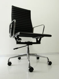 【関東・関西・他一部地域は送料無料】【時間指定不可】イームズ アルミナムチェア 椅子 EAMES Aluminum group chair High Back イス リプロダクト オフィスチェア おしゃれ ミッドセンチュリー デザイナーズ 全2色