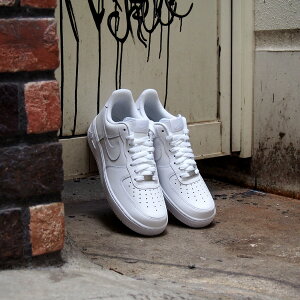 �y�X�[�p�[SALE 1000�~OFF�N�[�|���zNIKE AIR FORCE1 '07 WHITE/WHITE CW2288-111 �i�C�L �G�A�[�t�H�[�X1 '07 �z���C�g/�z���C�g24cm-30cm ���f�B�[�X �����Y