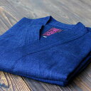 背紋に竹虎刺繍入り藍染め作務衣作務衣歴35年の竹虎四代目一年に365回作務衣を着る男が使い勝手を考えて後ポケットを別誂えしました。