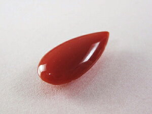 血赤珊瑚 ルース 高知県産血赤珊瑚 縦約18×横8ミリ 厚さ約2.8ミリの滴型 自分だけのプレシャスジュエリーを作りませんか? 無染色さんご サンゴ パーツ