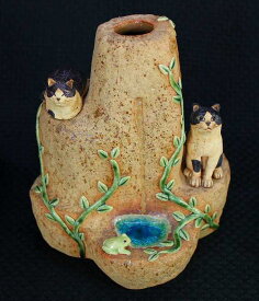すみ田理恵 作猫とかえるの一輪挿し猫の焼き物たち皿や器や招き猫