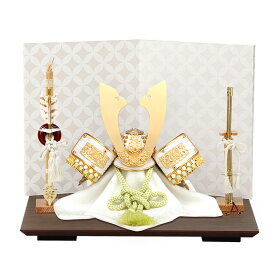 ＼感謝祭P10倍／ 兜飾り 一徳 8号 金白鉢兜 七宝屏風オディール台飾り 金金具 金小札 正絹縅 コンパクト おしゃれ 飾り幅37cm 五月人形 かわいい パステル リビング マンション 小さい シンプル 端午の節句 玄関 端午の節句 男の子 かぶと