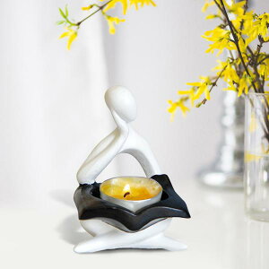 北欧のキャンドルホルダーの像、樹脂の置物、パーティーのリビングルームの休日の装飾のための装飾的なキャンドルスタンド燭台