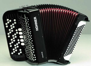 �s����@�ɃI�X�X��!!�t HOHNER NOVA III/96 �y�A�R�[�f�B�I���z