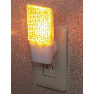 ELPA LEDセンサー付ライト PM-L112AM LED センサー ライト 明るさ シャンデリア 耐トラッキング 簡単設置 コンセント 明暗 要望