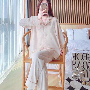 pW} fB[X   ㉺Zbg Dw }^jeBEFA YOY t Aj} [EFA  Q t