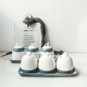 ���������� ���� �Z�b�g �ݖ����� �X�p�C�X�{�g�� ���� ������ �� Restaurant �R�� �h��