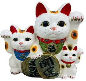 【送料無料】常滑焼　三匹猫　招き猫（貯金箱）8号　親子　梅月冨本人形園　高さ26センチ【開運/家運隆盛/通販/子孫繁栄/縁起置物/金運】