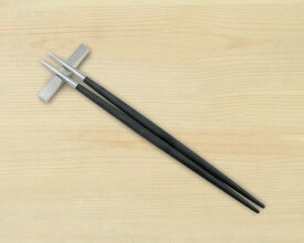 国内正規代理店 クチポール ゴア ブラック 箸 + 箸置きセット Cutipol GOA [ネコポス対応可(15セットまで)] 【カトラリー はし ブラッシュド マット】【クチポール Cutipol】【食器 カトラリー】