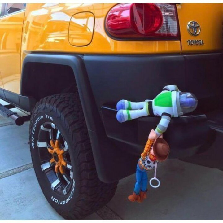 楽天市場 新品 トイストーリー ウッディ バズ 車ぶら下がり人形 ヘルメット付き フィギュア バズ ウッディ 車外装用品 車人形 Techshop