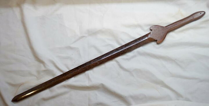 楽天市場 中国部武術 太極拳用 木剣 長さ約１００ｃｍ 剣袋 剣穂 付属 天宝堂