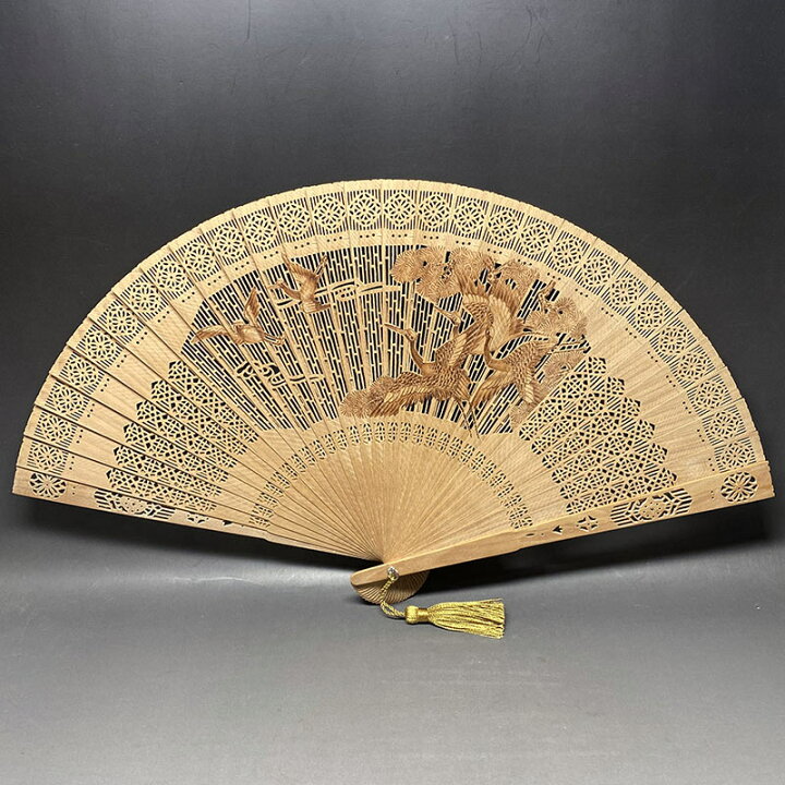 楽天市場】高級白檀扇子 透かし彫り手焼き鶴図 iw240831a02 : 天宝堂