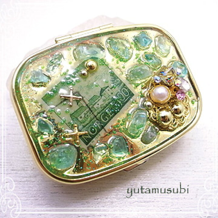 楽天市場】アンティーク ピルケース(鏡あり) 【古切手】ゴールドカラー  