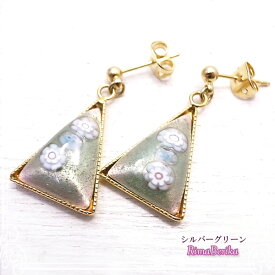 七宝ミルフィオリのトライアングル型ピアス[3色あり] ハンドメイド 作家 アクセサリー 七宝焼き ミルフィオリ ベネチアンガラス