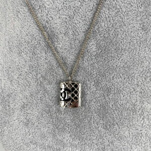 CHANEL Vl J{C LeBO RR}[N 05C lbNX `F[42cm 2005N  Vo[ ǗԍF9071