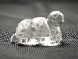 天然本水晶製 白蛇 御守り（巾着付き）＜風水グッズ・開運お守り・縁起物おまもり＞パワーストーン水晶☆魔除け！金運アップ！金運上昇☆開運アイテム 2025年の干支巳年グッズ しろへび へび シロヘビ ヘビ 2025年の干支 令和七年 干支お守り