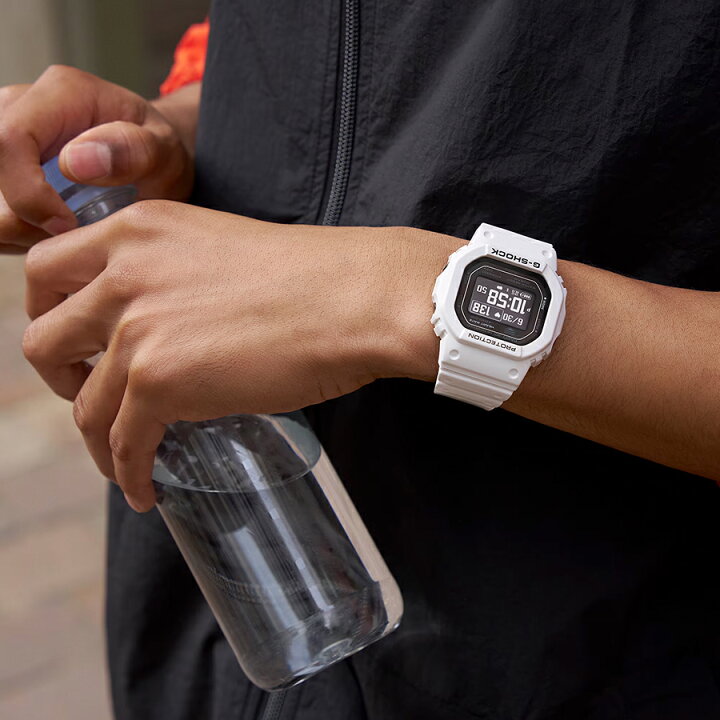 楽天市場】G-SHOCK G-SQUAD 心拍計測 血中酸素レベル計測 DW-H5600-7JR 