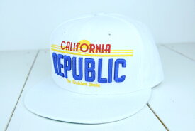 男女兼用キャップCALIFORNIA REPUBLIC　SNAPBACK CAPカリフォルニアロゴ　スナップバックキャップWHITE(ホワイト)帽子　刺繍　白　男女兼用　スナップバック　ストリート