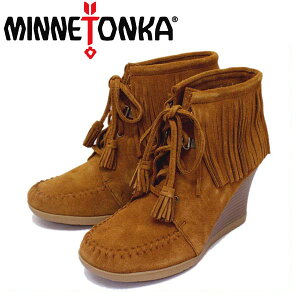 K戵X MINNETONKA(~lgJ) Lace-up Fringe Ankle Wedge Boot(EFbWu[c) #84022 BROWN fB[X MT242
