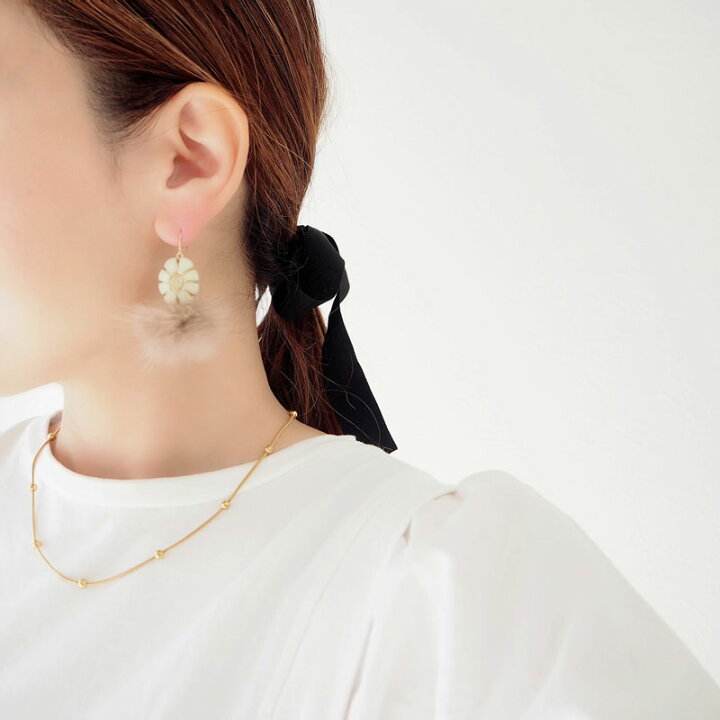 楽天市場】レトロ フラワー 大ぶり ファー ピアス イヤリング 樹脂 