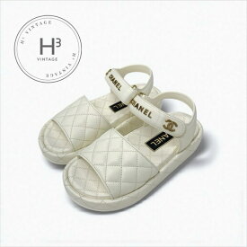 シャネル CHANEL サンダル 靴 シューズ レザー ホワイト 白 ゴールド 未使用 マトラッセ ココマーク ロゴ ベルクロ ストラップ