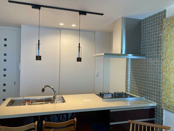 楽天市場 モザイクタイル シート 市松模様 グリーンデイ 内装壁のｄｉｙ リフォーム キラキラ 網目 おしゃれ デザイン かわいい パステル ナチュラル 色 長方形 レトロ モダン風 キッチン 玄関 テーブル 洗面所 壁 建材 日本製 磁器質 美濃焼 耐凍害 耐熱 耐火 タイル