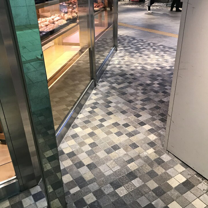 楽天市場 磁器床タイルma 100角 大地風 シート 9枚 販売です内床 ベランダ テラス 土間 外床 玄関 ポーチ ガーデニング 駐車場 壁 の ｄｉｙリフォームにお勧め 防滑 洋風建築の建材 エクステリア用 です ピアッツア風 タイル通販 タイルオンライン
