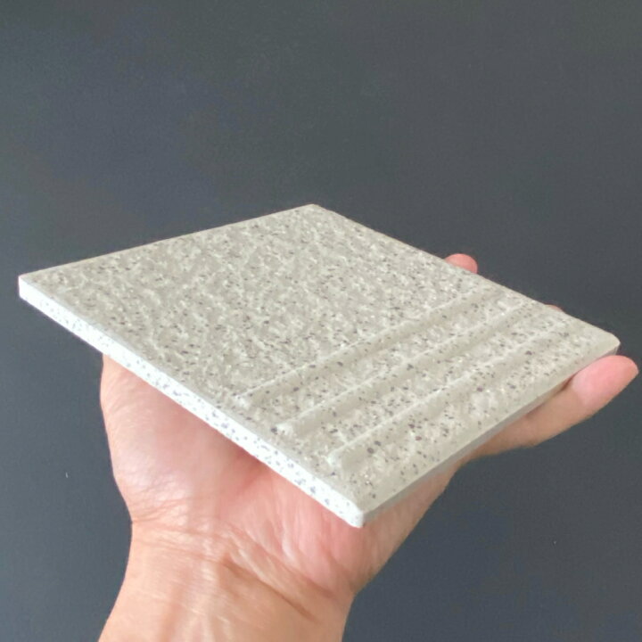 楽天市場 階段タイル 三本線 階段 床タイル 玄関タイル 150角 142x142x9ミリ 平階段 御影石風 土間 外床 玄関 ポーチ ガーデニング 駐車場 Diy リフォーム 防滑 洋風 建築 建材 エクステリア 補修 修繕 昭和 リノベーション 目印 滑り止め 階段用 段鼻 タイル通販