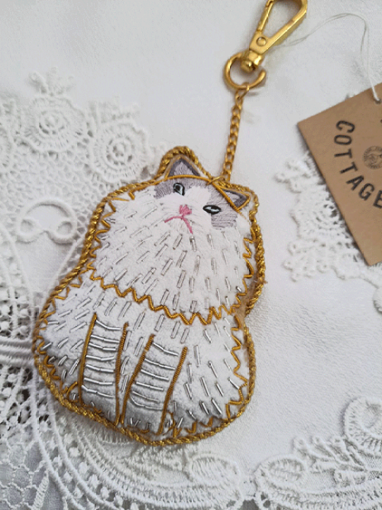 楽天市場】【送料無料】インドザリ刺繍キーホルダー（ネコ