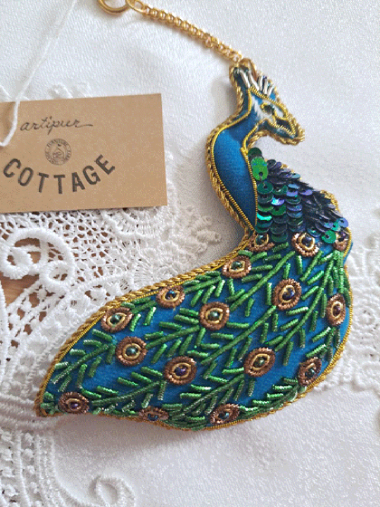 楽天市場】【送料無料】インドザリ刺繍キーホルダークジャク