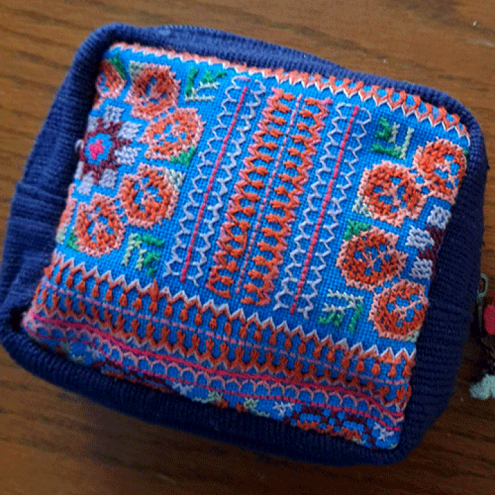 楽天市場】【送料無料】モン族 ポーチ モン族伝統の刺繍 ポーチ