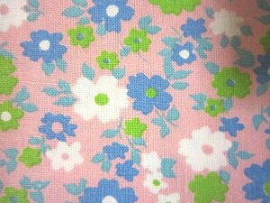 フィードサック ピンク地ブルー黄緑白お花 (1/16サイズ)