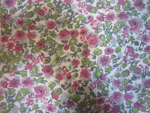 フィードサック 白地ピンク緑お花 (1/16サイズ)