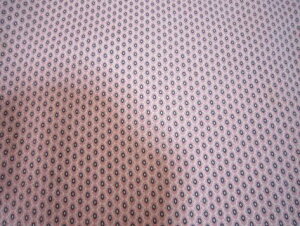 フィードサック 白地ピンク小さい幾何学模様(1/16サイズ)