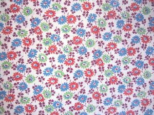 フィードサック 白地赤 青 黄緑小花 (1/4サイズ)