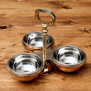 【送料無料】 持ち手付き!インドのピクルスホルダー【槌目仕上げのスプーンおまけ付き】 / 銅 食器 銅装飾 コンディメントホルダー ブラス アチャール 調理器具 アジアン食品 エスニック