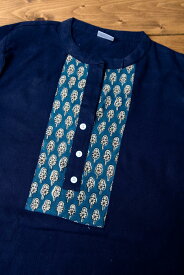 ナチュラルコットンとウッドブロックのクルティ / チュニック シャツ 女性用 トップス ワンピース TIRAKITA(ティラキタ) 袖あり（半袖 長袖） レディース エスニック アジアン エスニック衣料 アジアンファッション エスニックファッション
