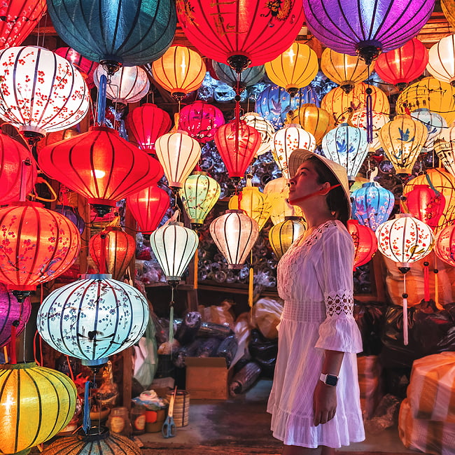 楽天市場】ベトナム伝統のホイアン ランタン(提灯) 丸型 大 コイル