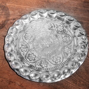 インド伝統唐草エンボスのアルミターリー【直径:28.5cm】 / 飾りつき 皿 ボウル 食器 カトラリー カップ グラス コースター チャイ ラッシー マグカップ コーヒー アジアン食品 エスニック食