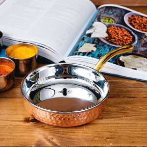 【送料無料】 槌目付き 銅装飾のロイヤルソースパン(約16cm×4cm) / 食器 鍋 小鍋 片手鍋 テーブルウェア 調理器具 インド アジアン食品 エスニック食材