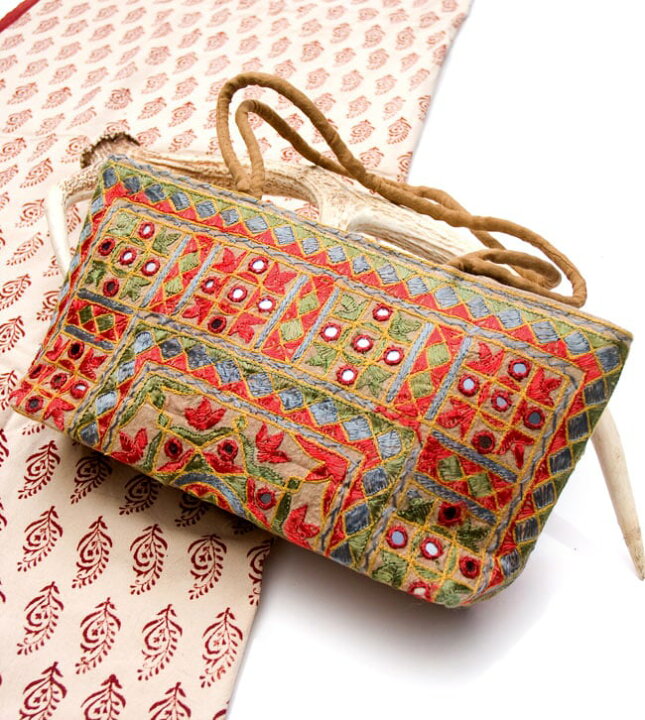 楽天市場】ラジャスタン刺繍ミラー付きバッグ / カッチ刺繍 ショルダー 
