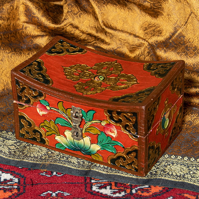 楽天市場】【送料無料】 〔一点物〕チベットの伝統小物入れ 美しい色彩