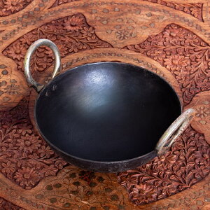 インドの屋台用鉄製カダイ(インド鍋 鉄鍋) 直径:約18cm / カラヒ マサラ 調理器具 食器 アジアン食品 エスニック食材 食材【レビューで500円クーポン プレゼント】