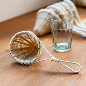 ネパールの竹製 茶こし / チャイ chai バンブー ティーストレーナー 調理器具 インド 食器 アジアン食品 エスニック食材