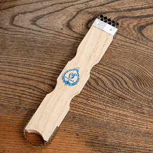 タイのココナッツスクレーパー 19cm / 調理器具 グレーター おろし器 おろし金 にんじんしりしり インド 食器 アジアン食品 エスニック食材