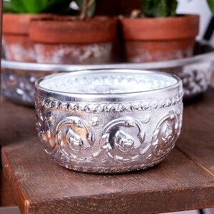 タイの飾りつきアルミボウル(中 約10cm) / 食器 カトラリー 皿 カップ グラス コースター チャイ ラッシー マグカップ コーヒー インド アジアン食品 エスニック食材