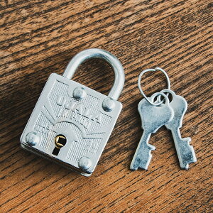 インドの南京錠 Ujala 4cm x 2.8cm程度 / 鍵 カギ ロック アンティーク ヴィンテージ 防犯 エスニック アジア 雑貨
