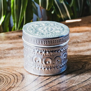 バリの飾りつき デコレーションボックス 小物入れ 7.5cm x 7cm / アルミ小物入れ エスニック雑貨 インド雑貨 アクセサリーケース ミニケース アジアンインテリア バリ雑貨 チャクラアイテム ピ